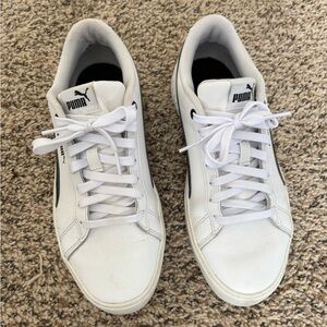 Puma White Low-Top Sneakers Classic Design